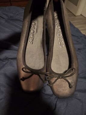 AEROSOLES Metallic Silver Gun Metal Bow Ballet Flats
